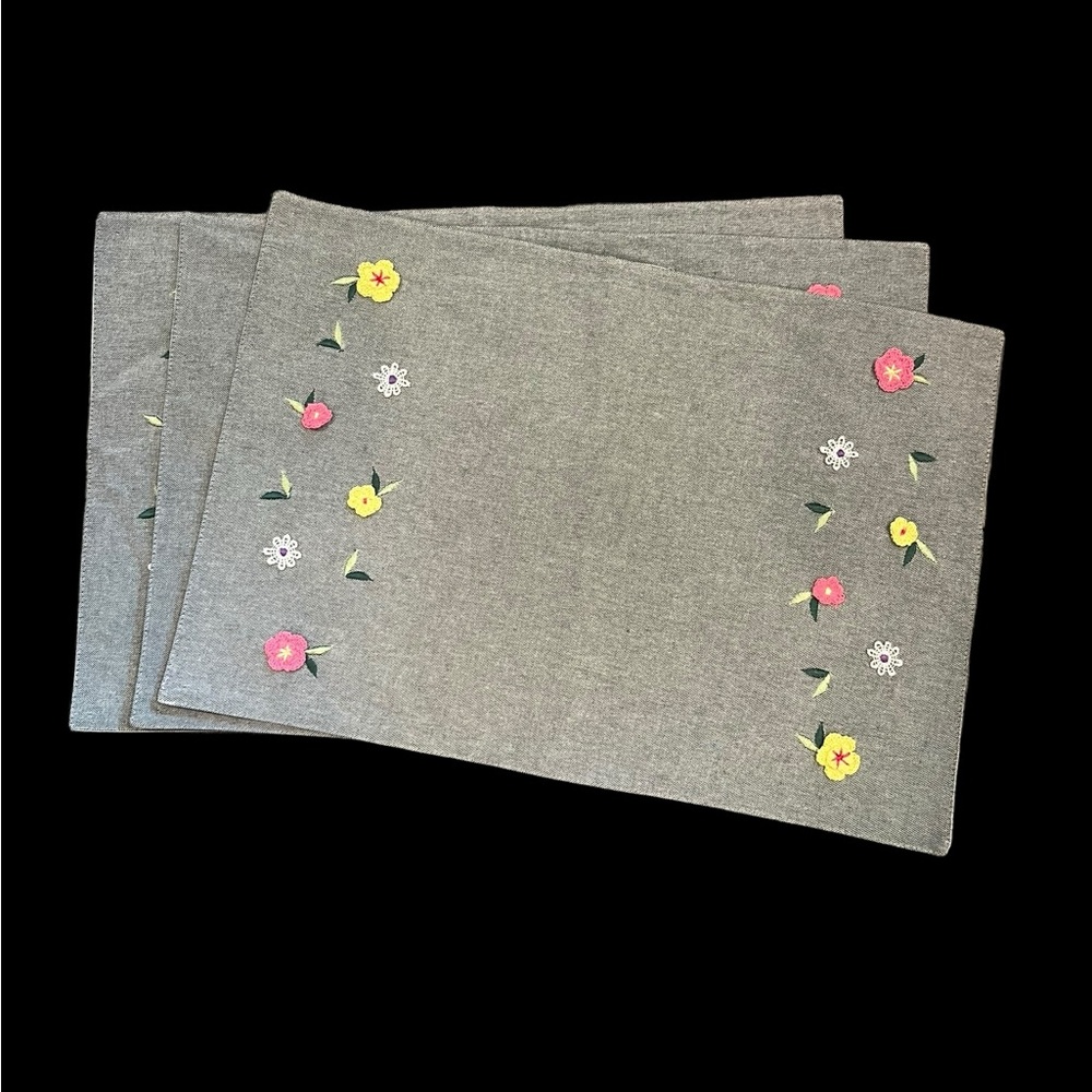 Hobby Lobby Appliqué Embroidered Spring Floral Placemats - Set of 3